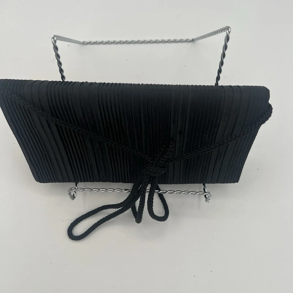 La Regale Black Ribbed Satin Polyester Evening‎ Purse